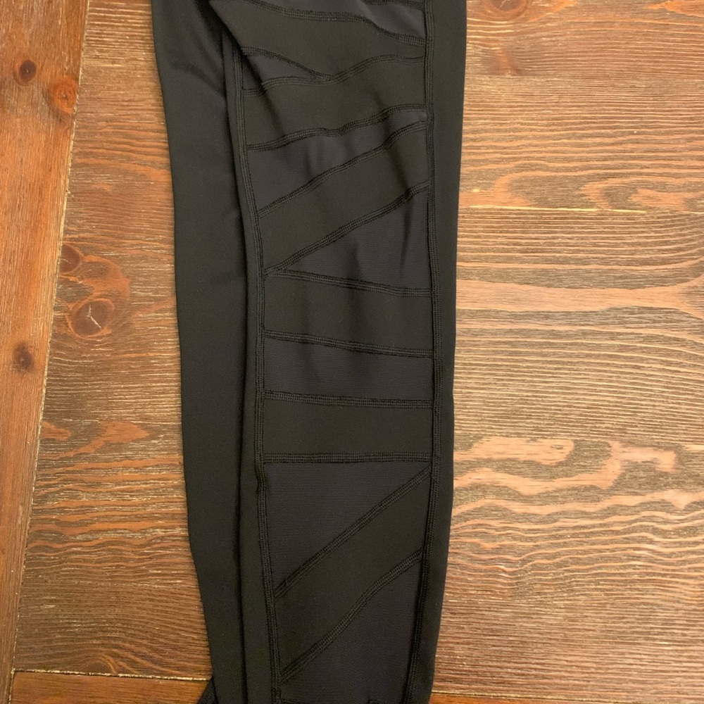 Lululemon Stripe Mesh Legging 28”